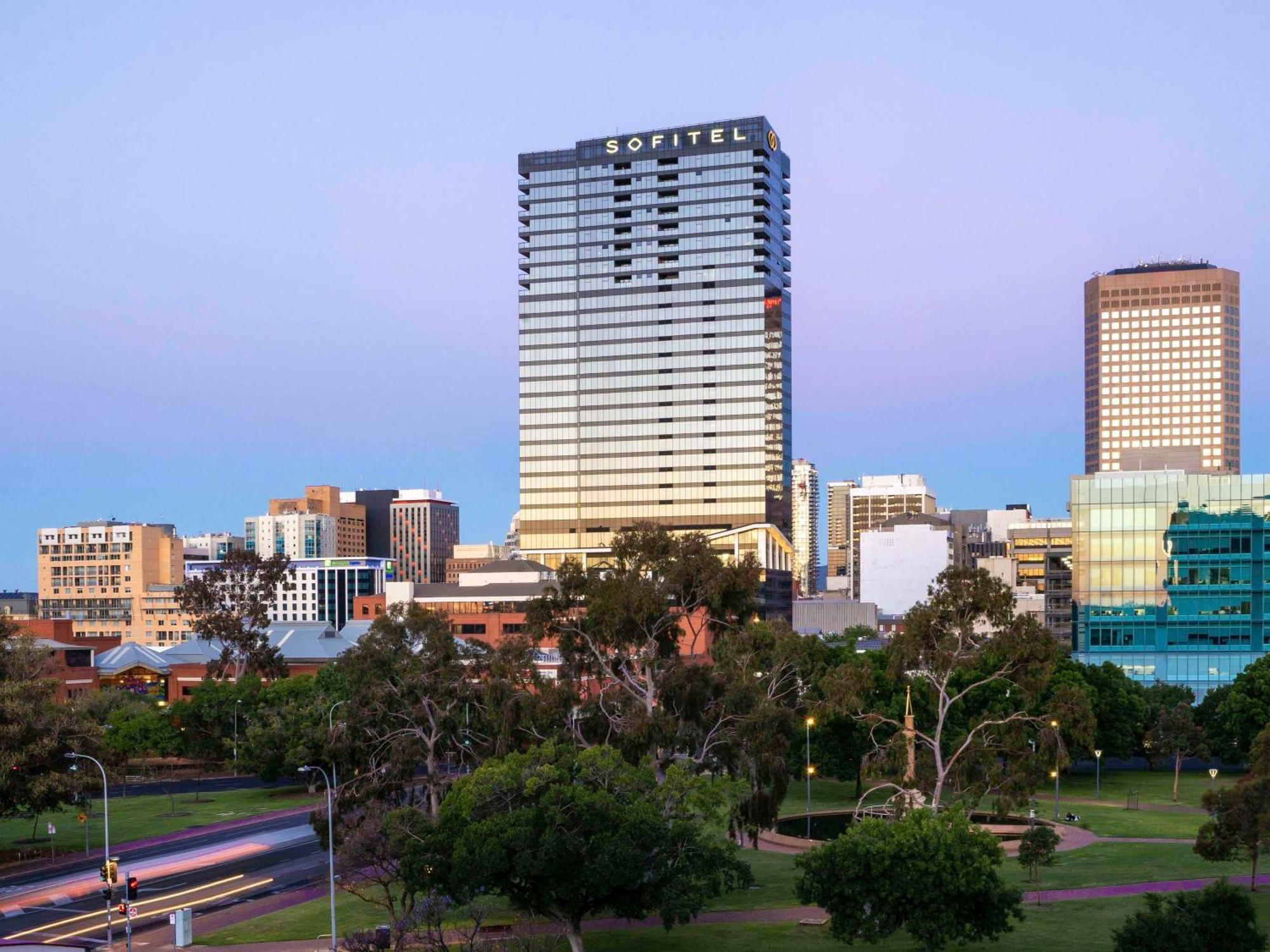 Hotel Sofitel Adelaide Esterno foto